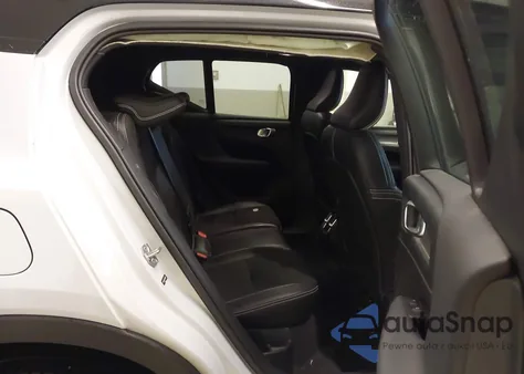 2020 Volvo Xc40 T5 R-Design z USA, uszkodzony, nr VIN YV4162UM7L2206675